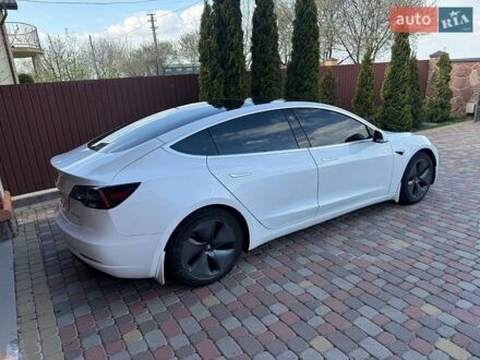 Белый Тесла Модель 3, объемом двигателя 0 л и пробегом 299 тыс. км за 13000 $, фото 1 на Automoto.ua