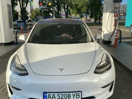 Белый Тесла Модель 3, объемом двигателя 0 л и пробегом 170 тыс. км за 15700 $, фото 1 на Automoto.ua