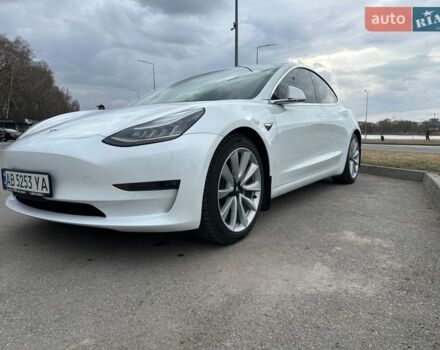 Білий Тесла Модель 3, об'ємом двигуна 0 л та пробігом 131 тис. км за 16400 $, фото 1 на Automoto.ua