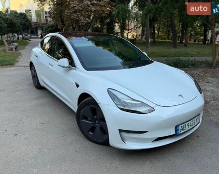 Білий Тесла Модель 3, об'ємом двигуна 0 л та пробігом 98 тис. км за 17400 $, фото 1 на Automoto.ua