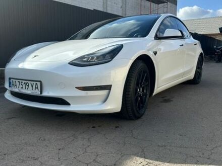 Белый Тесла Модель 3, объемом двигателя 0 л и пробегом 180 тыс. км за 16000 $, фото 1 на Automoto.ua