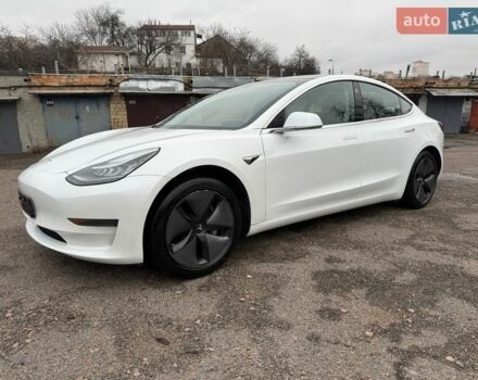 Белый Тесла Модель 3, объемом двигателя 0 л и пробегом 93 тыс. км за 15800 $, фото 1 на Automoto.ua