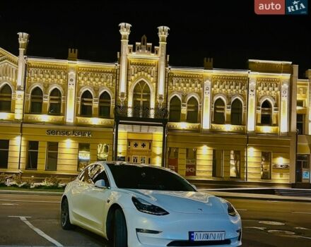 Белый Тесла Модель 3, объемом двигателя 0 л и пробегом 90 тыс. км за 17300 $, фото 1 на Automoto.ua