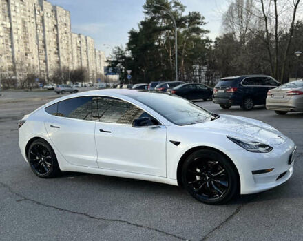 Білий Тесла Модель 3, об'ємом двигуна 0 л та пробігом 195 тис. км за 16000 $, фото 1 на Automoto.ua