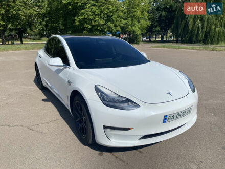 Білий Тесла Модель 3, об'ємом двигуна 0 л та пробігом 112 тис. км за 17500 $, фото 1 на Automoto.ua