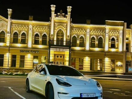 Белый Тесла Модель 3, объемом двигателя 0 л и пробегом 90 тыс. км за 17507 $, фото 1 на Automoto.ua