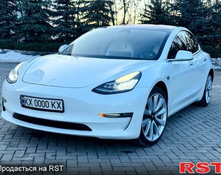 Белый Тесла Модель 3, объемом двигателя 65 л и пробегом 116 тыс. км за 15999 $, фото 1 на Automoto.ua