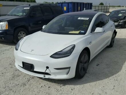Білий Тесла Модель 3, об'ємом двигуна 0 л та пробігом 6 тис. км за 51500 $, фото 1 на Automoto.ua