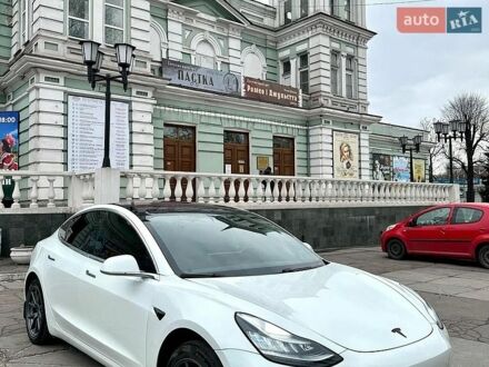 Білий Тесла Модель 3, об'ємом двигуна 0 л та пробігом 143 тис. км за 12900 $, фото 1 на Automoto.ua