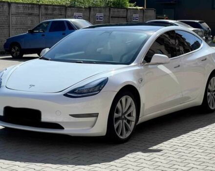Белый Тесла Модель 3, объемом двигателя 0 л и пробегом 136 тыс. км за 11600 $, фото 1 на Automoto.ua
