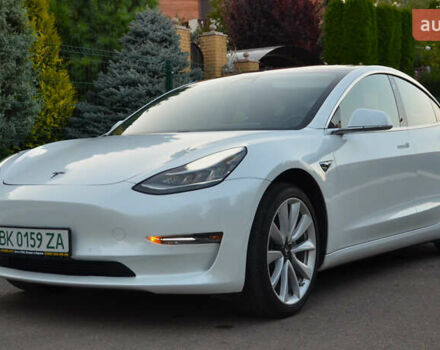 Белый Тесла Модель 3, объемом двигателя 0 л и пробегом 120 тыс. км за 17800 $, фото 1 на Automoto.ua