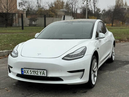 Белый Тесла Модель 3, объемом двигателя 0 л и пробегом 60 тыс. км за 17000 $, фото 1 на Automoto.ua