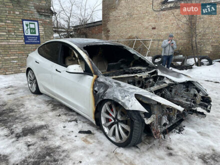 Білий Тесла Модель 3, об'ємом двигуна 0 л та пробігом 127 тис. км за 8000 $, фото 1 на Automoto.ua