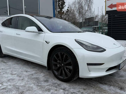 Белый Тесла Модель 3, объемом двигателя 0 л и пробегом 100 тыс. км за 16500 $, фото 1 на Automoto.ua