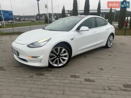 Белый Тесла Модель 3, объемом двигателя 0 л и пробегом 130 тыс. км за 17500 $, фото 1 на Automoto.ua