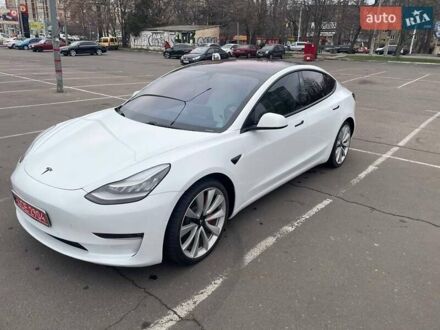 Тесла Модель 3 2018 в Одессе на Automoto.ua Белый Тесла Модель 3, объемом двигателя 0 л и пробегом 55 тыс. км за 22000 $, фото 1 на Automoto.ua
