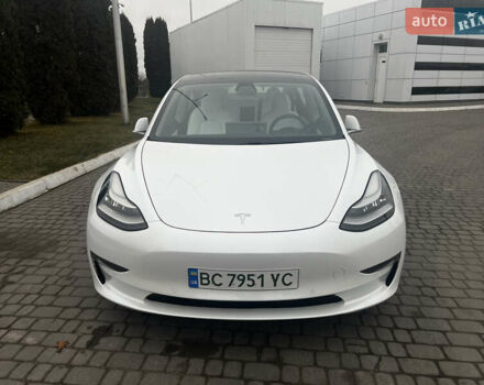 Білий Тесла Модель 3, об'ємом двигуна 0 л та пробігом 85 тис. км за 19399 $, фото 1 на Automoto.ua