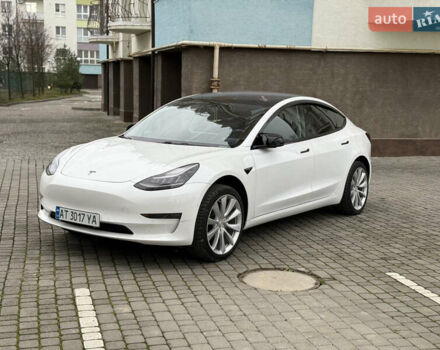 Белый Тесла Модель 3, объемом двигателя 0 л и пробегом 198 тыс. км за 14900 $, фото 1 на Automoto.ua