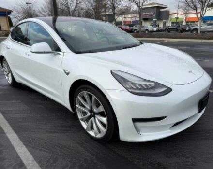 Белый Тесла Модель 3, объемом двигателя 0 л и пробегом 43 тыс. км за 9000 $, фото 1 на Automoto.ua