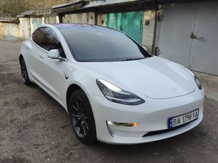 Белый Тесла Модель 3, объемом двигателя 0 л и пробегом 160 тыс. км за 17000 $, фото 1 на Automoto.ua