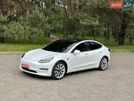 Білий Тесла Модель 3, об'ємом двигуна 0 л та пробігом 106 тис. км за 18000 $, фото 1 на Automoto.ua