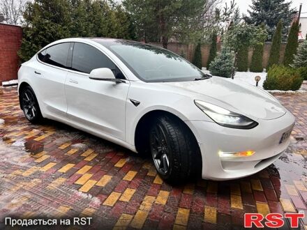 Білий Тесла Модель 3, об'ємом двигуна 0.3 л та пробігом 149 тис. км за 16900 $, фото 1 на Automoto.ua