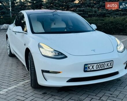 Білий Тесла Модель 3, об'ємом двигуна 0 л та пробігом 116 тис. км за 15500 $, фото 1 на Automoto.ua