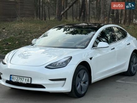 Белый Тесла Модель 3, объемом двигателя 0 л и пробегом 186 тыс. км за 13900 $, фото 1 на Automoto.ua