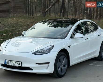 Белый Тесла Модель 3, объемом двигателя 0 л и пробегом 186 тыс. км за 13900 $, фото 1 на Automoto.ua