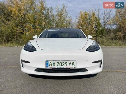 Тесла Модель 3 2018 у Харкові на Automoto.ua Білий Тесла Модель 3, об'ємом двигуна 0 л та пробігом 128 тис. км за 16999 $, фото 1 на Automoto.ua