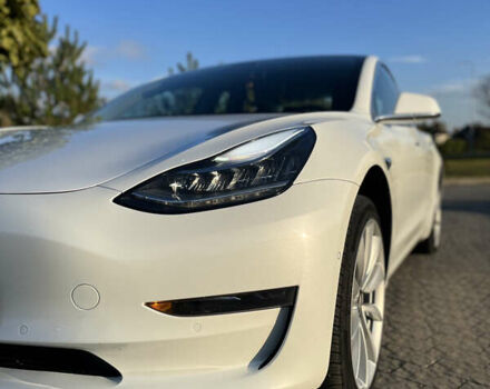 Белый Тесла Модель 3, объемом двигателя 0 л и пробегом 78 тыс. км за 27300 $, фото 1 на Automoto.ua