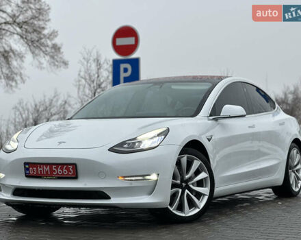 Белый Тесла Модель 3, объемом двигателя 0 л и пробегом 118 тыс. км за 14999 $, фото 1 на Automoto.ua