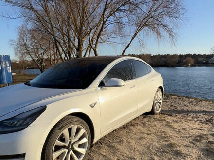 Белый Тесла Модель 3, объемом двигателя 0 л и пробегом 60 тыс. км за 17500 $, фото 1 на Automoto.ua