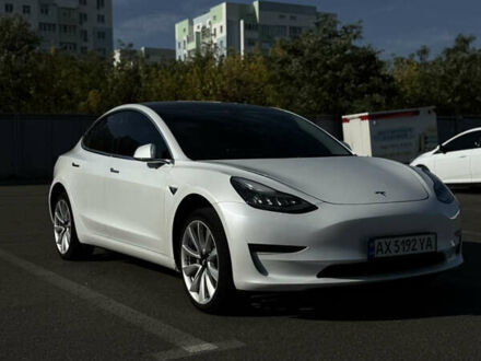 Тесла Модель 3 2018 в Харькове на Automoto.ua Белый Тесла Модель 3, объемом двигателя 0 л и пробегом 59 тыс. км за 18000 $, фото 1 на Automoto.ua