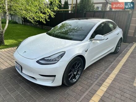 Тесла Модель 3 2018 в Днепре (Днепропетровске) на Automoto.ua Белый Тесла Модель 3, объемом двигателя 0 л и пробегом 80 тыс. км за 22200 $, фото 1 на Automoto.ua