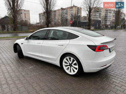 Белый Тесла Модель 3, объемом двигателя 0 л и пробегом 94 тыс. км за 16300 $, фото 1 на Automoto.ua