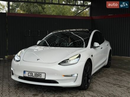 Білий Тесла Модель 3, об'ємом двигуна 0 л та пробігом 157 тис. км за 18500 $, фото 1 на Automoto.ua