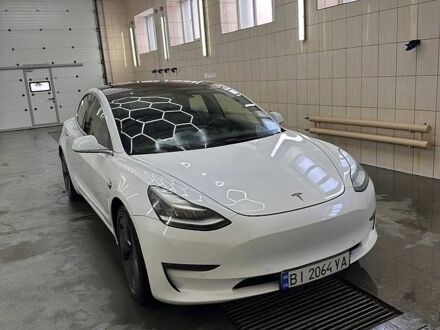 Білий Тесла Модель 3, об'ємом двигуна 0 л та пробігом 154 тис. км за 18500 $, фото 1 на Automoto.ua