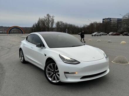 Белый Тесла Модель 3, объемом двигателя 0 л и пробегом 96 тыс. км за 20000 $, фото 1 на Automoto.ua