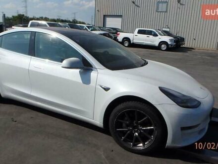 Белый Тесла Модель 3, объемом двигателя 0 л и пробегом 74 тыс. км за 15600 $, фото 1 на Automoto.ua