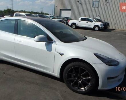 Белый Тесла Модель 3, объемом двигателя 0 л и пробегом 74 тыс. км за 15600 $, фото 1 на Automoto.ua