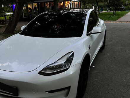 Белый Тесла Модель 3, объемом двигателя 0 л и пробегом 155 тыс. км за 20000 $, фото 1 на Automoto.ua