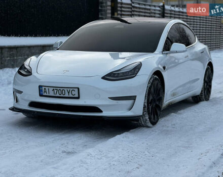 Білий Тесла Модель 3, об'ємом двигуна 0 л та пробігом 133 тис. км за 16800 $, фото 1 на Automoto.ua