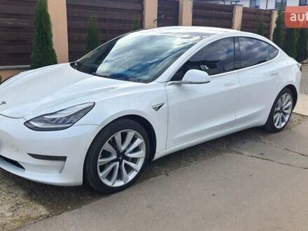 Тесла Модель 3 2019 в Ивано-Франковске на Automoto.ua Белый Тесла Модель 3, объемом двигателя 0 л и пробегом 78 тыс. км за 17500 $, фото 1 на Automoto.ua