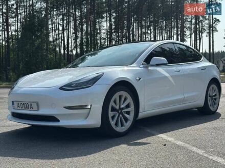 Тесла Модель 3 2019 в Киеве на Automoto.ua Белый Тесла Модель 3, объемом двигателя 0 л и пробегом 98 тыс. км за 16500 $, фото 1 на Automoto.ua