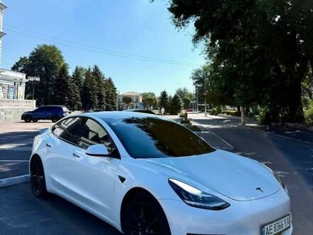 Білий Тесла Модель 3, об'ємом двигуна 0 л та пробігом 131 тис. км за 15900 $, фото 1 на Automoto.ua