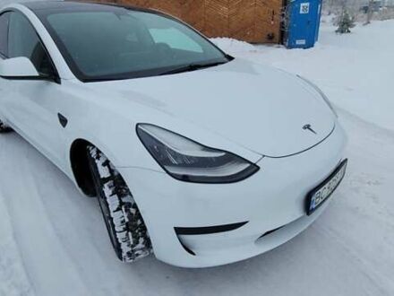Белый Тесла Модель 3, объемом двигателя 0 л и пробегом 130 тыс. км за 15500 $, фото 1 на Automoto.ua