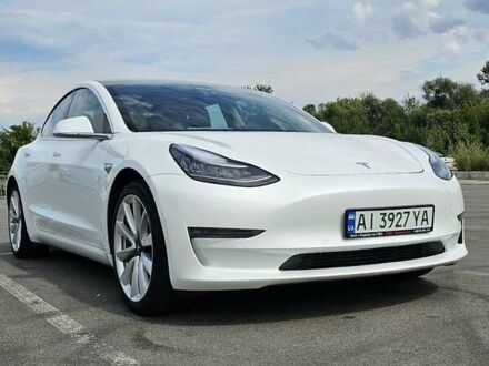 Тесла Модель 3 2019 у Ирпене на Automoto.ua Білий Тесла Модель 3, об'ємом двигуна 0 л та пробігом 126 тис. км за 20399 $, фото 1 на Automoto.ua