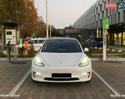Білий Тесла Модель 3, об'ємом двигуна 0 л та пробігом 151 тис. км за 17300 $, фото 1 на Automoto.ua