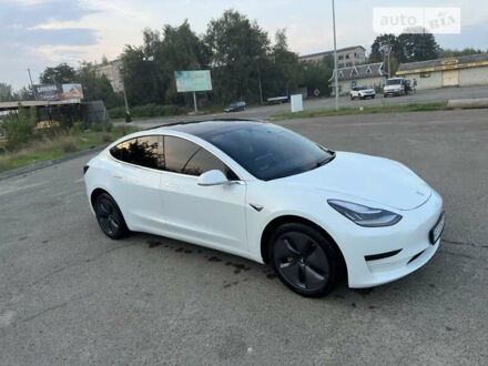 Тесла Модель 3 2019 в Коломые на Automoto.ua Белый Тесла Модель 3, объемом двигателя 0 л и пробегом 73 тыс. км за 18199 $, фото 1 на Automoto.ua